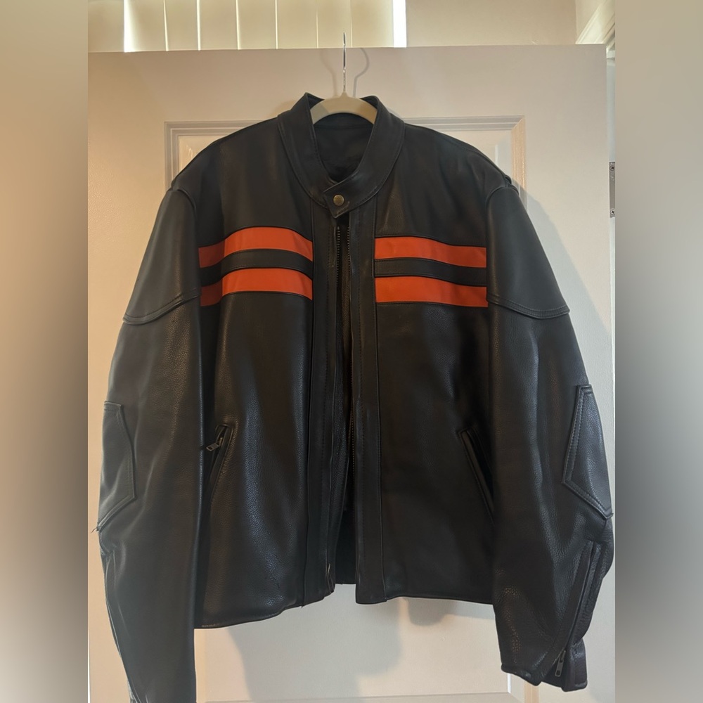 Fox Creek Men’s Leather Motorcycle Jacket